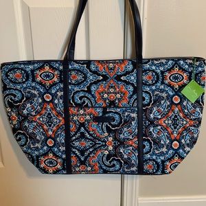 Vera Bradley traveler bag
